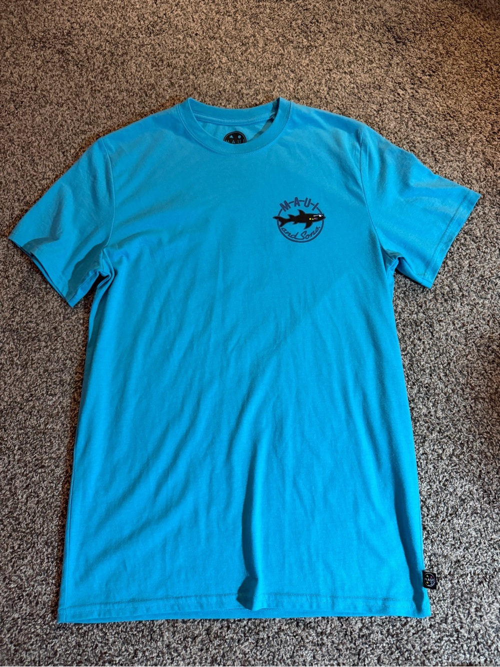 Like new men’s sz small tee